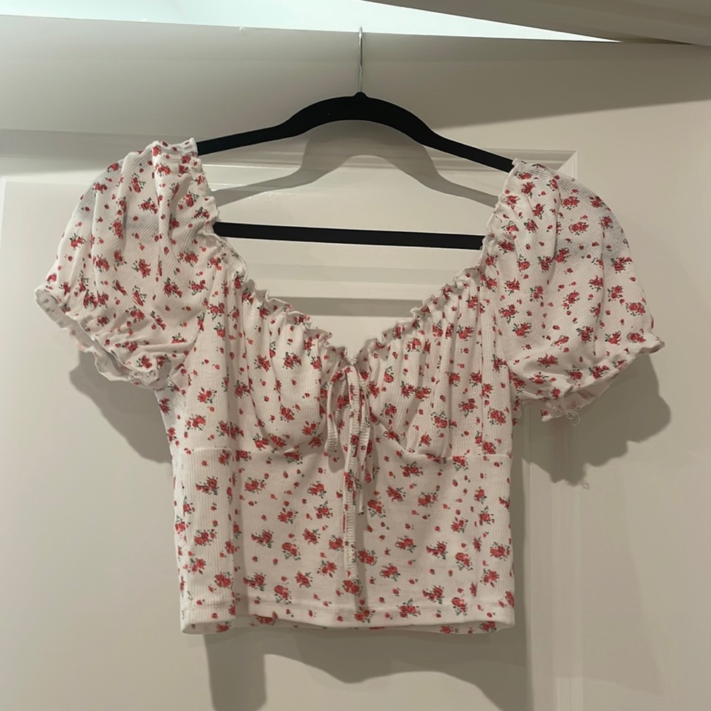 Women’s Floral White Crop Top Medium